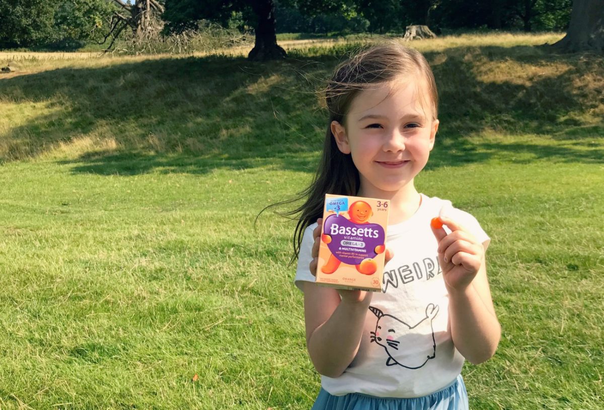 Getting to know New Bassetts Vitamins Omega-3 + Multivitamins Orange Flavour Pastilles