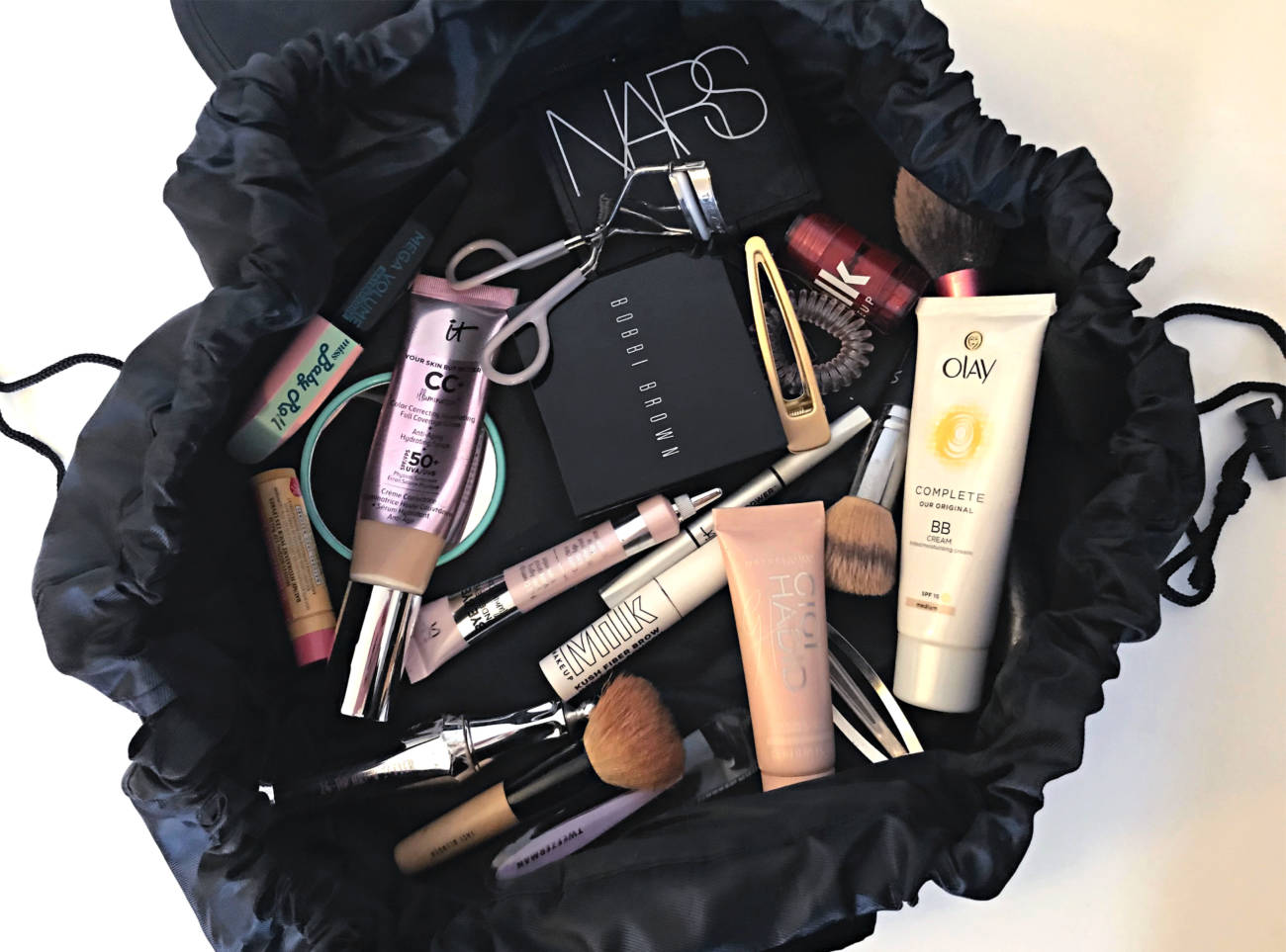Must-Have Makeup Products and Accessories for Every Woman