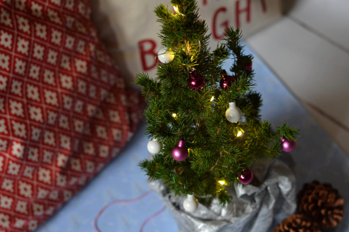 A Lovely Christmas Giveaway from Blossoming Gifts (ENDED)