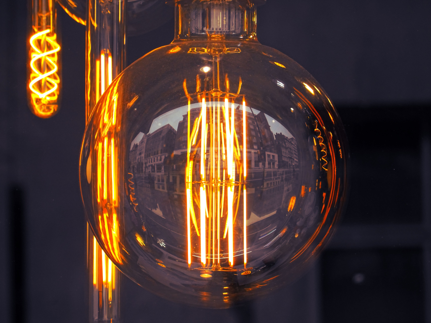 8 Ways to Cut Back on Your Water And Electricity Bills