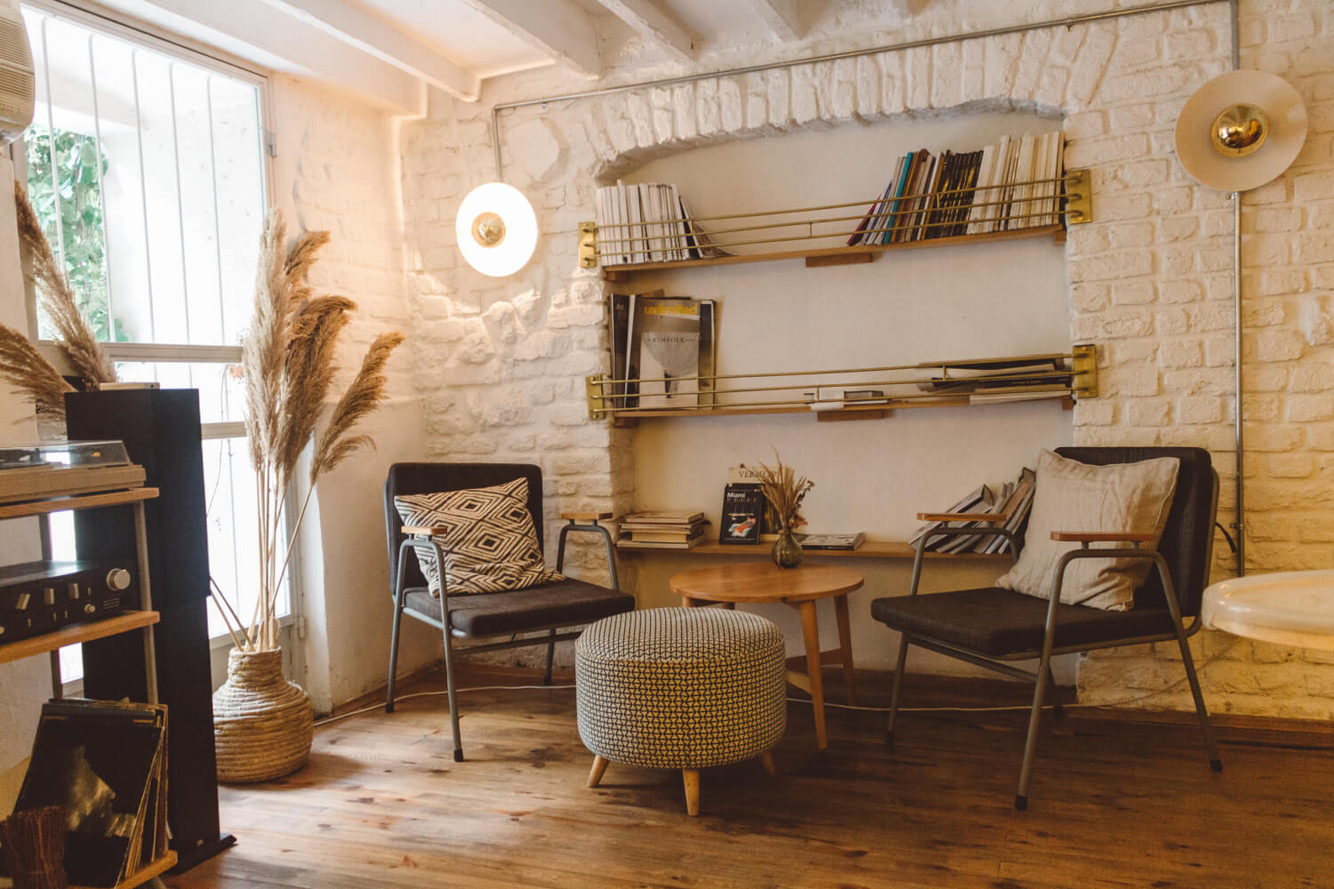 Simple Ways to Effectively Decorate your Older Home