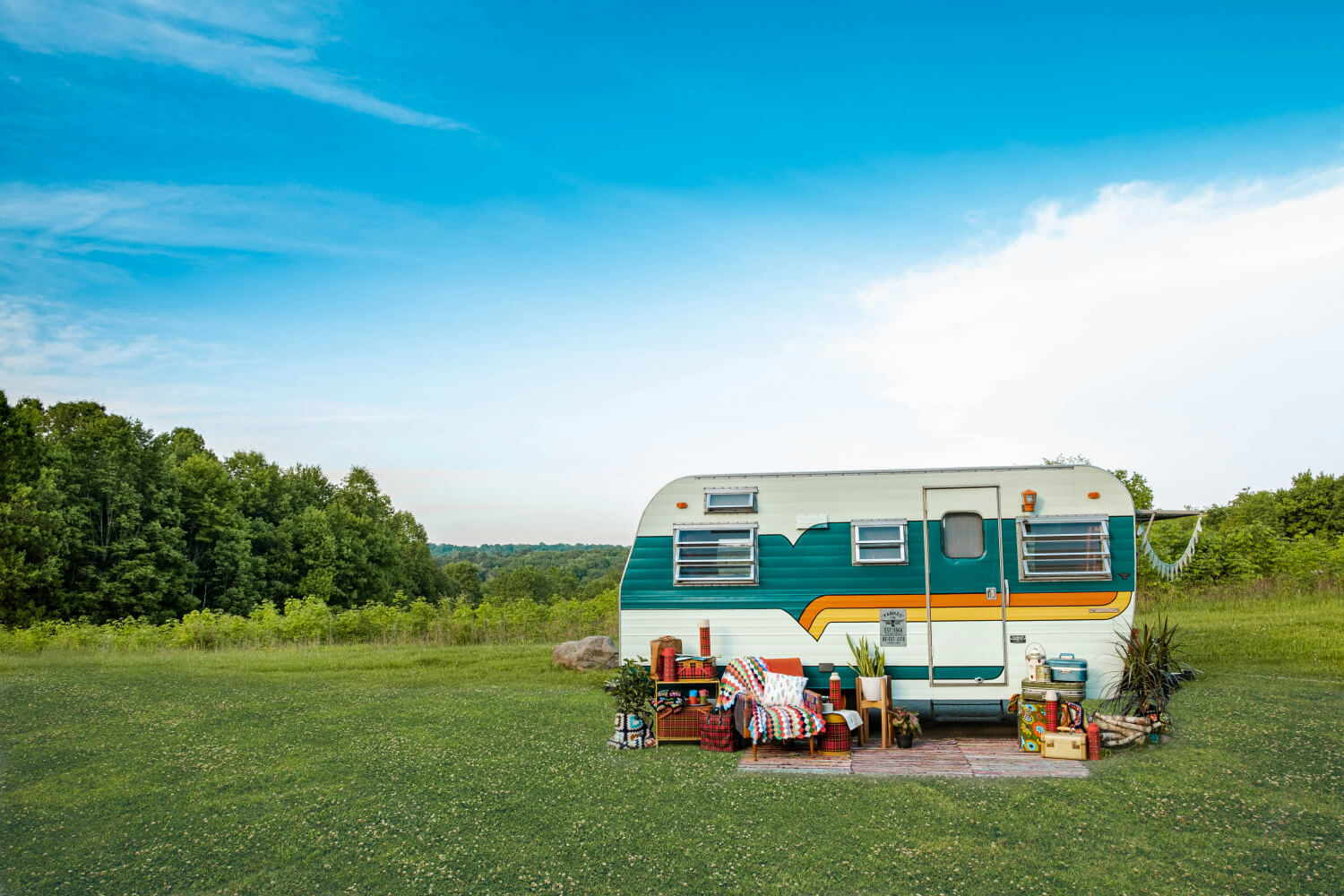 Coastal Caravan Chronicles: Exploring Beachside Bliss with Loved Ones and Unforgettable Activities