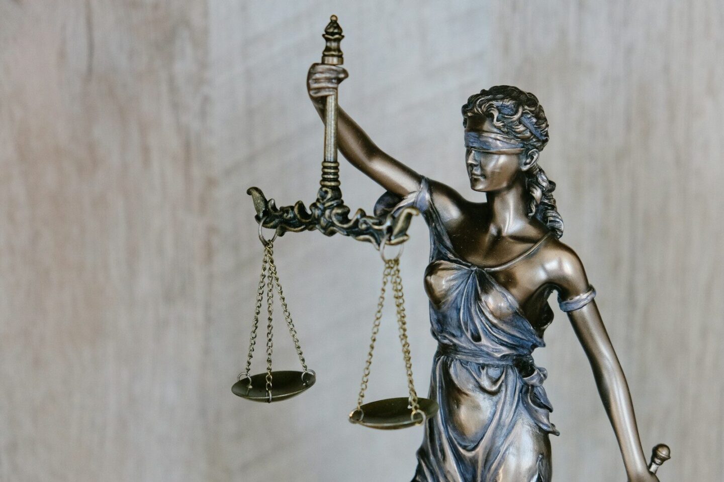 gold lawyer scales